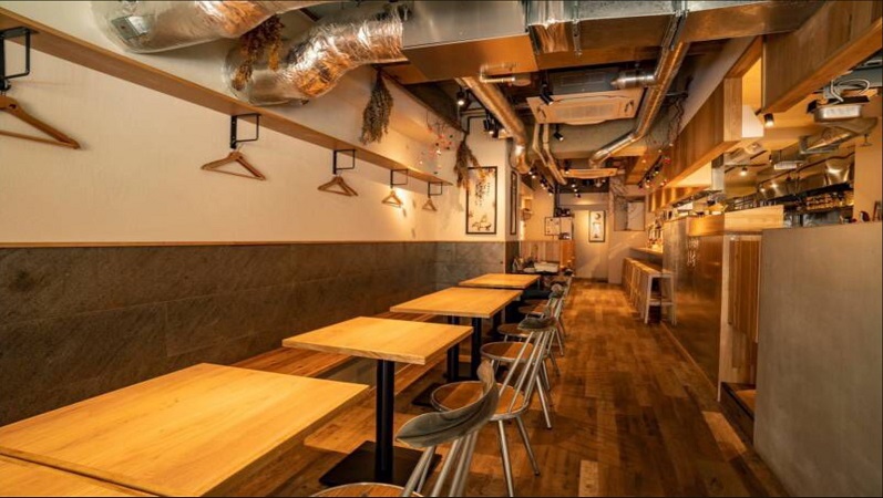 札幌　一鱗酒場　内観2